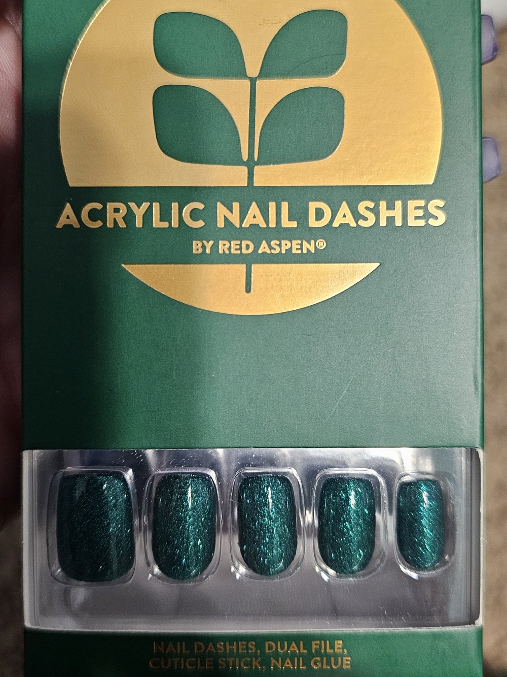 Red Aspen Acrylic Press-On Nails in Emerald Green
